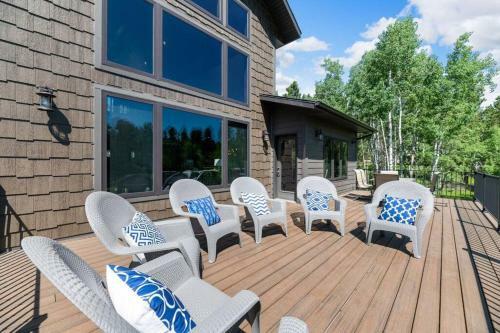 Sunrise Pines- Executive Suites & Private Baths