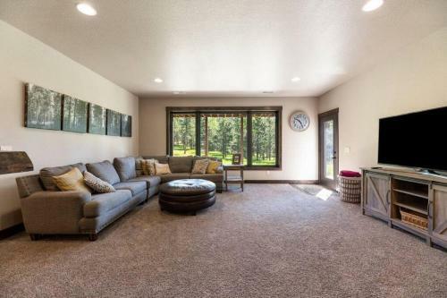 Sunrise Pines- Executive Suites & Private Baths