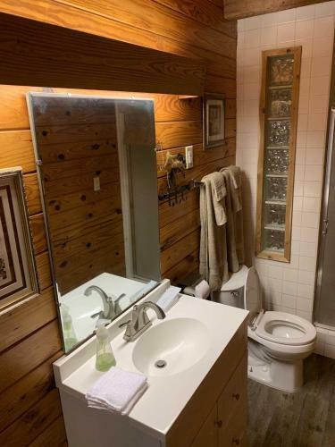 Hostal Trails End Hideaway Cabin In Bandera