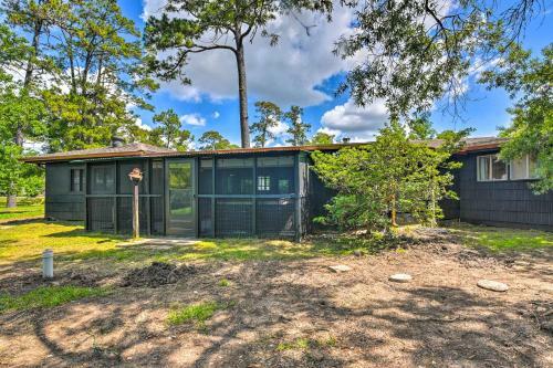 Upscale Dickinson Getaway With Yard On 1 Acre!