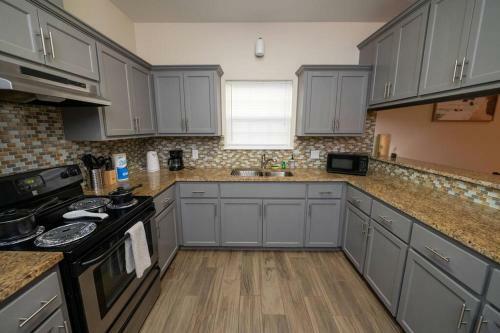 Apartamento Modern Cozy Two Bathroom Space In Gated Community!