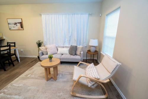 Apartamento Modern Cozy Two Bathroom Space In Gated Community!