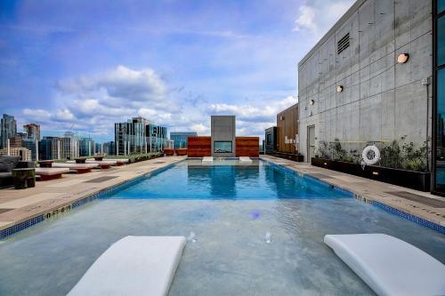 Hotel Natiivo Austin Swan