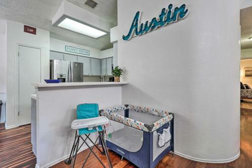 Chic Austin Home Fenced Courtyard And 3 Patios