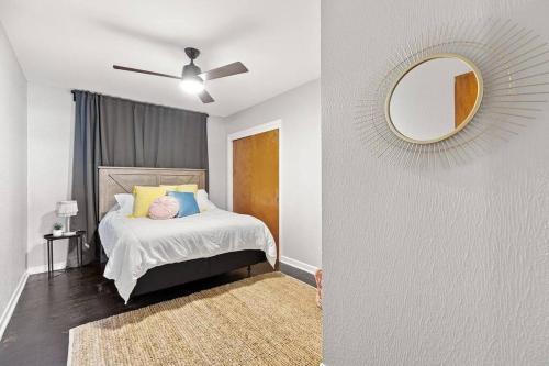 Villa Austin #2 Best Price 10 Ppl, King-bed, Pet Friendly!