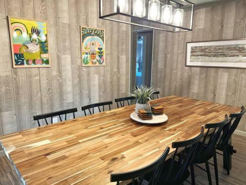 Charming Riverfront Home - Casa Topo @ Sparrowbend