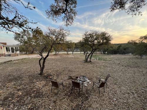 Charming Riverfront Home - Casa Topo @ Sparrowbend