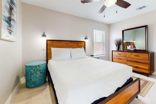 Harbor Island Beach House #1428
