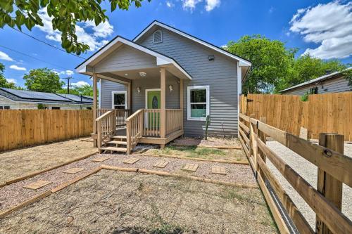 Stylish San Antonio Hideaway With Cowboy Pool!