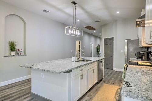 Stylish San Antonio Hideaway With Cowboy Pool!