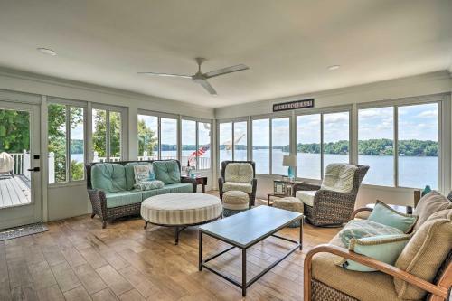 Huge Lakefront Escape With Dock And Floating Deck