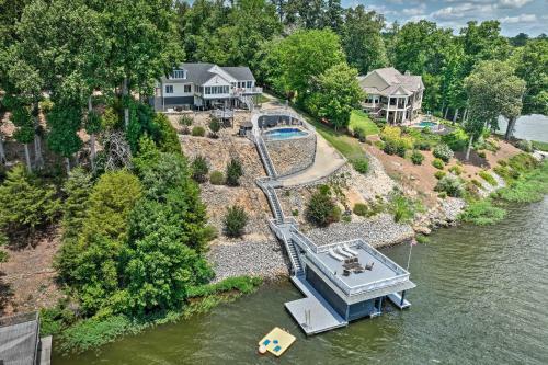 Huge Lakefront Escape With Dock And Floating Deck