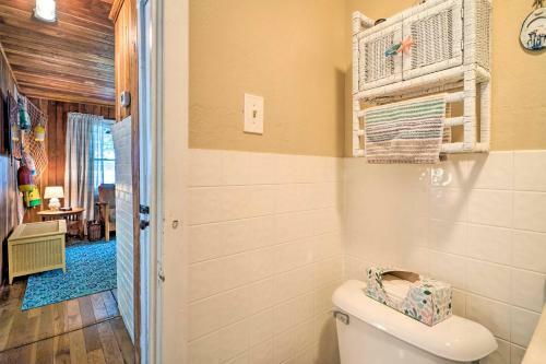 Serene River Retreat With Private Beach And Dock!