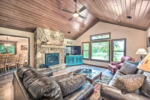 Unique 3-building Home With Gorgeous Lake Views