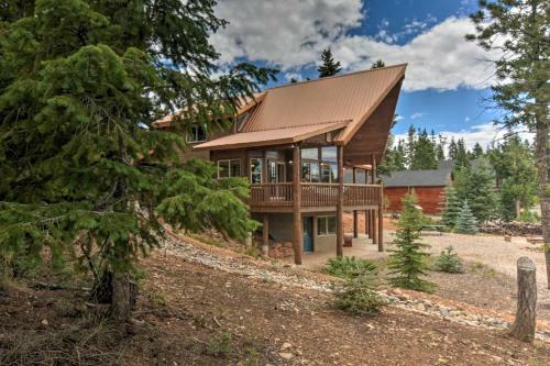 Duck Creek Village Chalet With Fire Pit And Decks