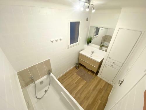Maison Spacieuse, Jardin, Proche Centre Ville