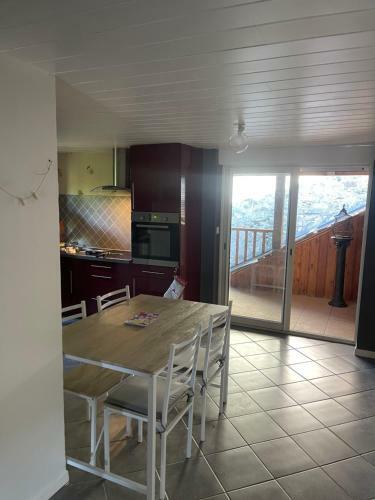 Charmante Maison Situ�e Au C?ur Du Bourg,