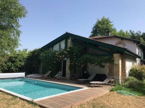 Belle Villa Basque Avec Piscine Et Jardin de 3000m2