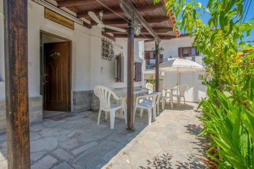 House In Polihrono With 2 Bdrms 40mtrs From Beach