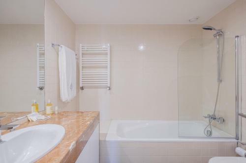 Boutique Rentals - Beach & Fish Apartment