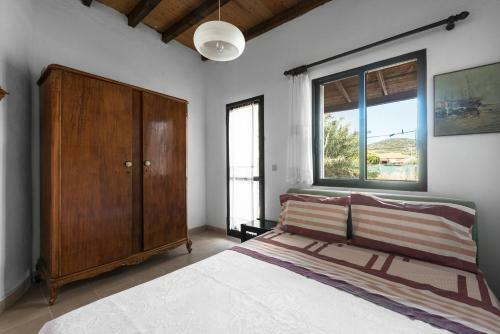 #luxlikehome Toroni Traditional Country House