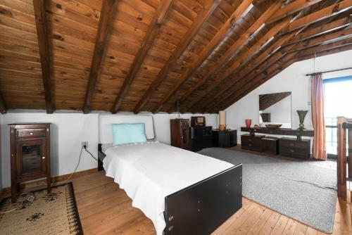 #luxlikehome Toroni Traditional Country House