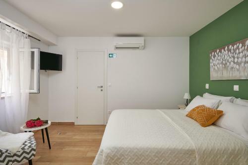 Borna Apartments