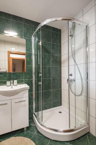 Borna Apartments