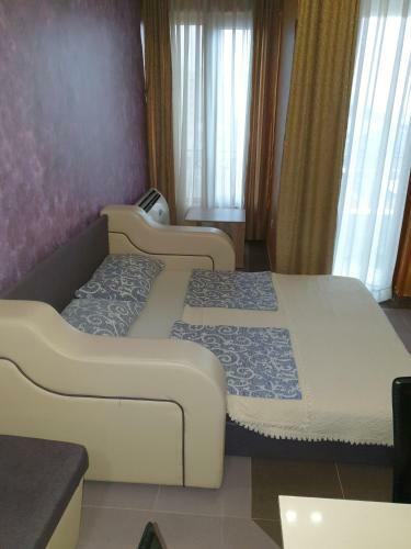 "lux Apartmani M-mili?"