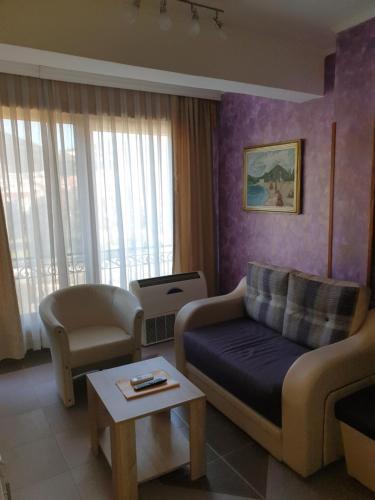 "lux Apartmani M-mili?"
