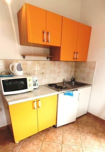 Cecillia Mare Apartments