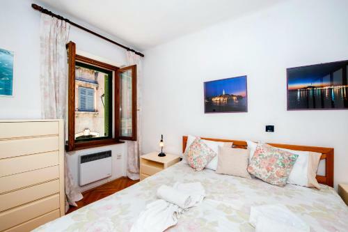 Carera Seaview Apartments