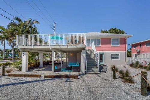 Flamingo Villas A - E - Beach Bungalow Complex With Pool