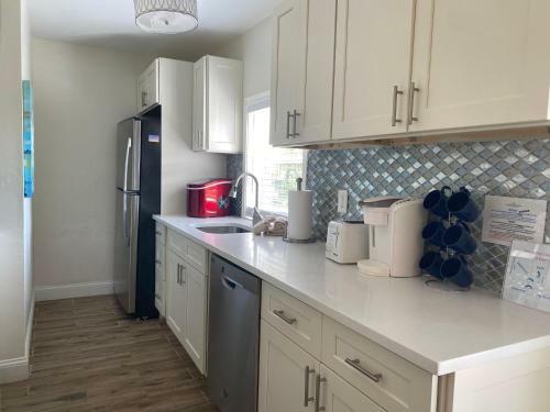 Flamingo Villas E Downstairs - Beautiful Beach Bungalow With Pool