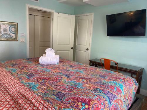 Flamingo Villas E Downstairs - Beautiful Beach Bungalow With Pool