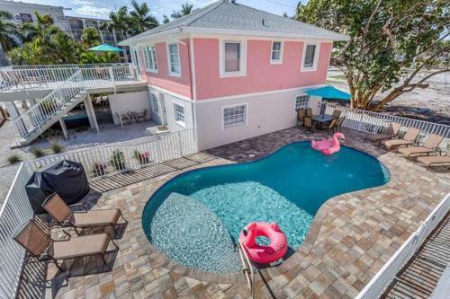 Flamingo Villas E Downstairs - Beautiful Beach Bungalow With Pool