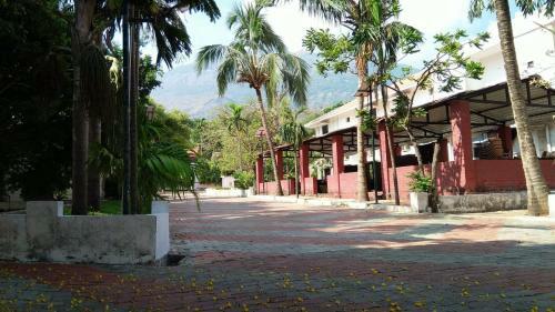 Hotel Esakki Resort Fivefalls