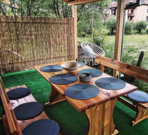 ??????? ???? ??? ??????? F?milly Villa Paradise Buynovo