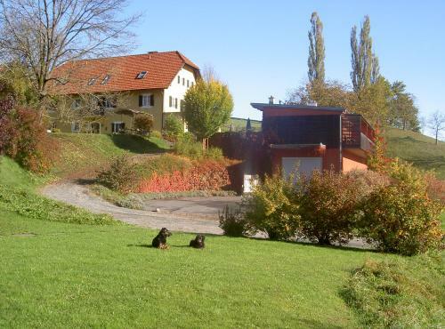 Hostal Weingut Tauss