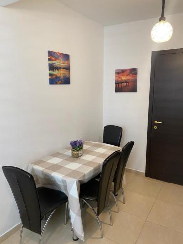 Virgo Apartaments Summerland