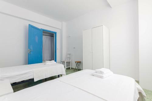La Marina Hostal