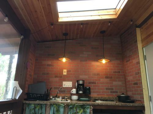 Tiny House With Kitchen Equipped With Essentials Near At The Volcano Park
