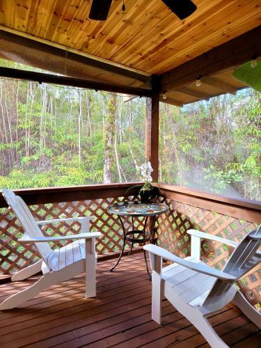 Tiny House With Kitchen Equipped With Essentials Near At The Volcano Park
