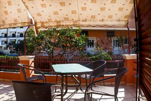Athina Studios And Apartments