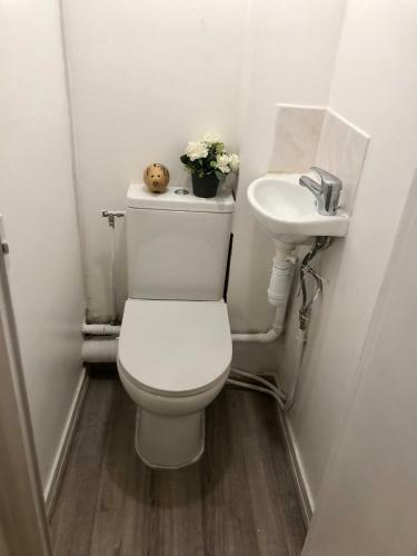 Chambre Priv� Avec Balcon Ferme � Cl�