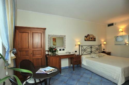 Hostal E Poi...ravello
