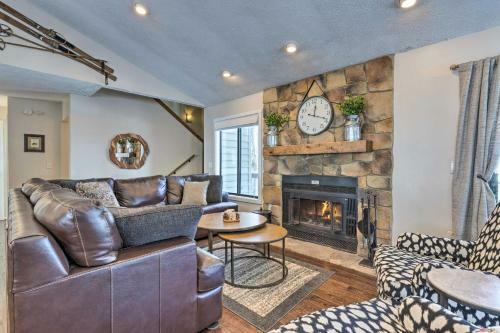 Bright Wintergreen Resort Home Deck And Grill!