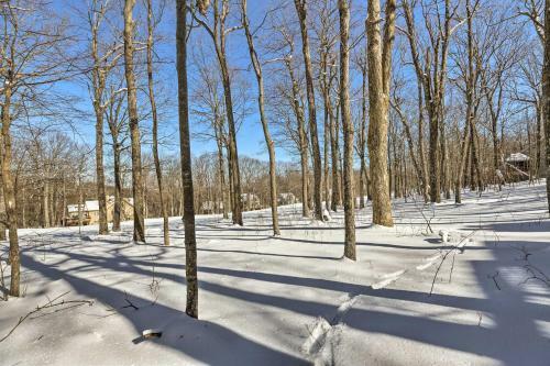 Bright Wintergreen Resort Home Deck And Grill!