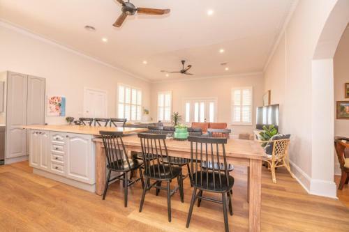 Dunkley House Bathurst Large Cbd Heritage Home, Sleeps 10