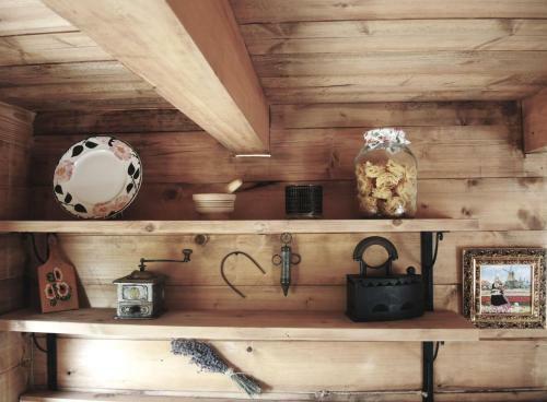 Chalet Lily